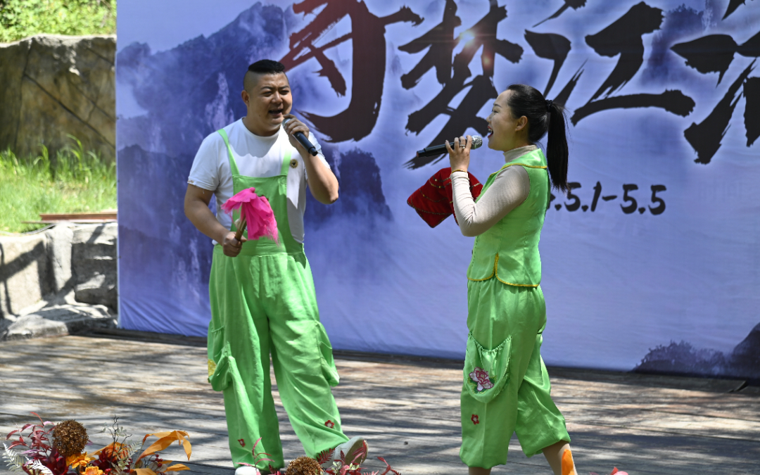 索道下站表演2.JPG