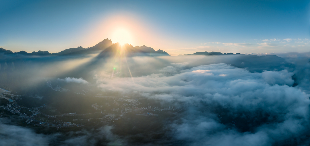 85《旭日喷薄》2020年拍摄于西峡太平镇 拷贝.jpg